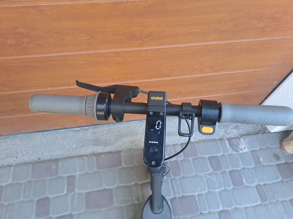 Продам електро самокат ninebot KickScooter MAX G30p