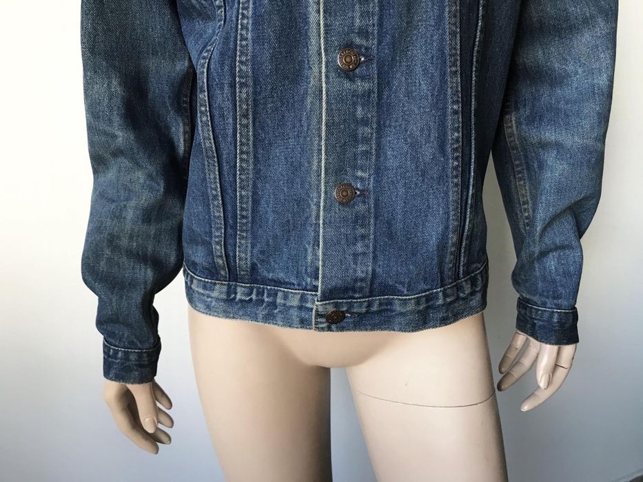 Levi's kurtka jeansowa damska L
Rozmiar:L 
Kolor:granatowy 
Stan:bardz