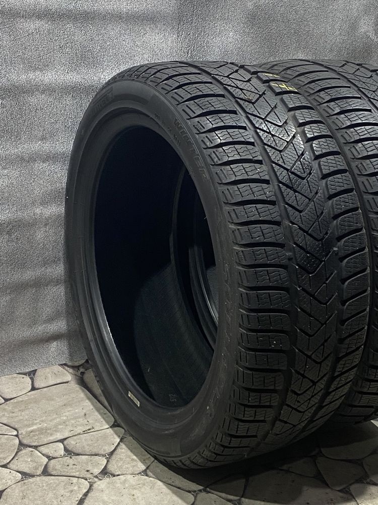 Зимова резина Pirelli 215/45 R 17
