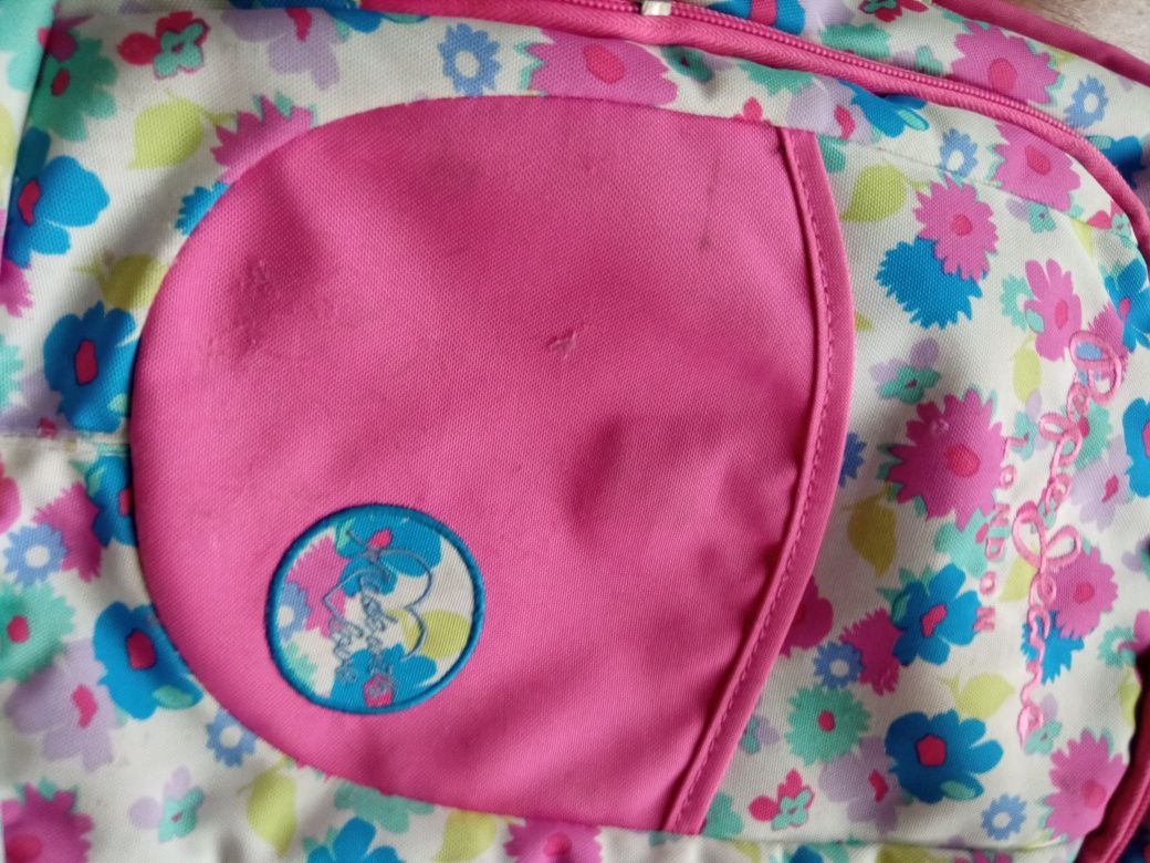 Mochila escolar de menina