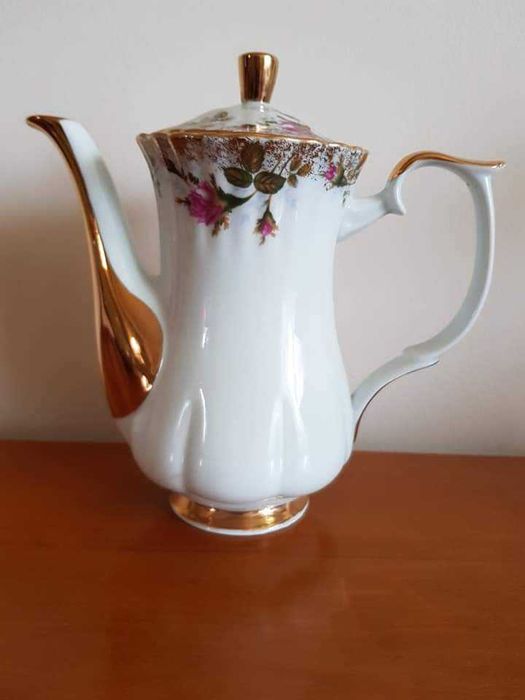 Porcela z fabryki Chodzież, fason Iwona