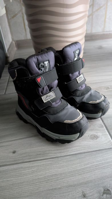 Віддам зимове взуття 33 розмір