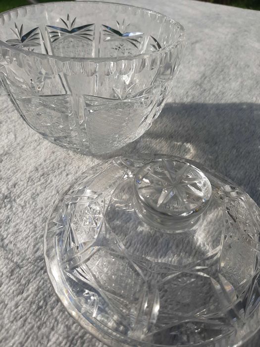 Misa kryształowa z pokrywą