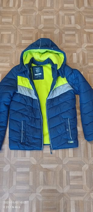 Продам куртку мальчик деми