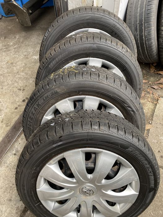 Koła zimowe Toyota Yaris III 5J15 ET39+175/65R15 Bridgestone+kołpaki