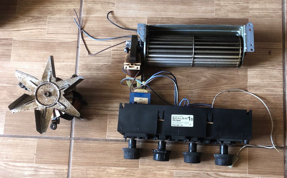 Духовка Whirlpool AKR 216/IX с варочной панелью AKR 105/NB запчасти