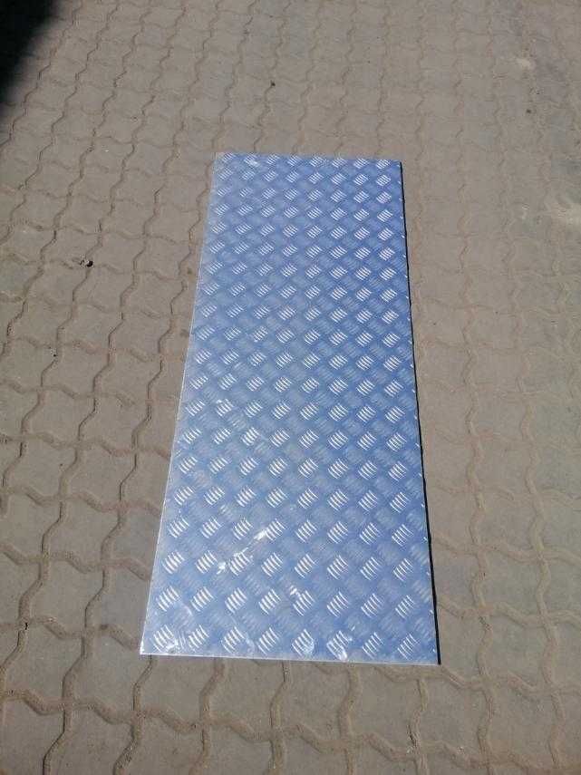 Лист алюмінієвий рифлений 4 мм