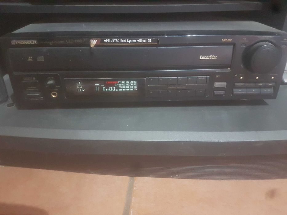 LD, CD, and Vinyl Player + 80 Discs.64170816468097121