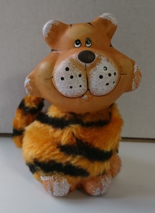 Продам разные статуетки