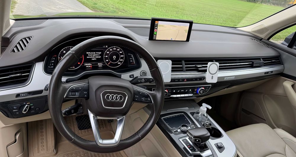 Audi Q7      2016