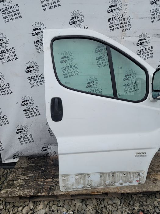 Передня права дверка Trafic vivaro трафік віваро біла