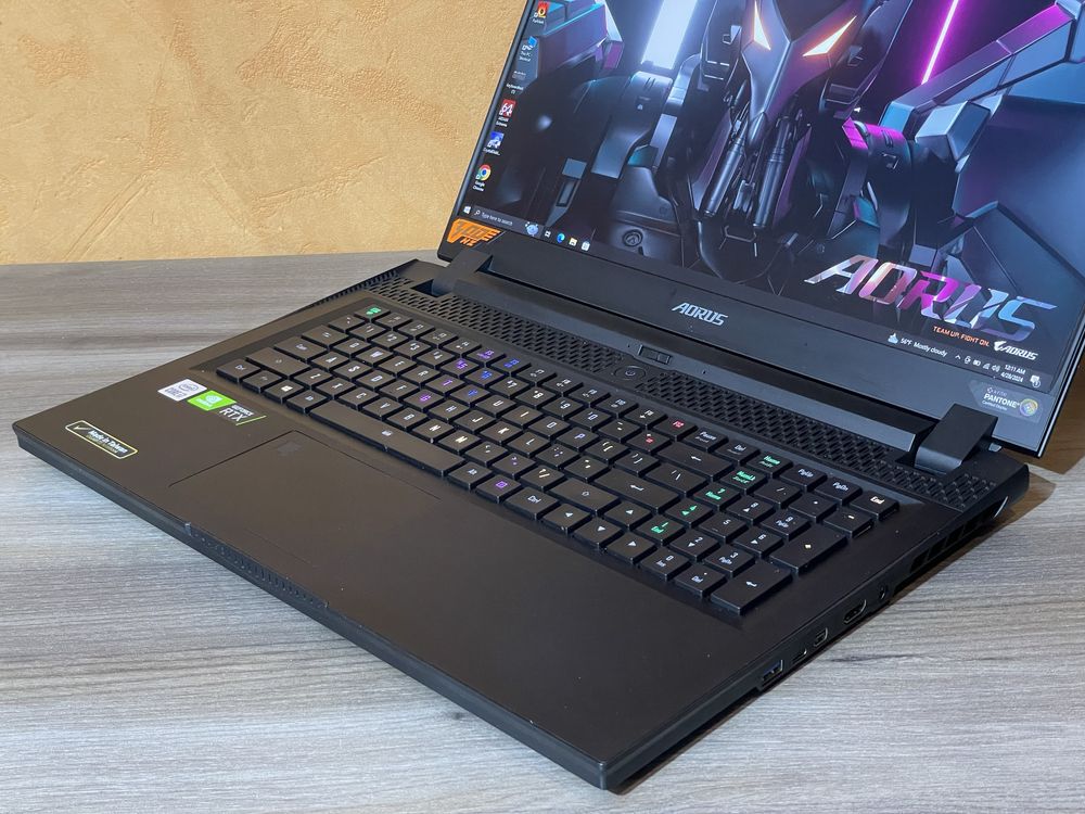 ТОП!Ігровий Gigabyte Aorus 17.3 300HZ(Core i7/RTX3080/32GB D4/512SSD)