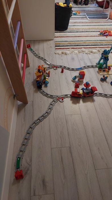 Lego Duplo: великий набір потягів та техніки