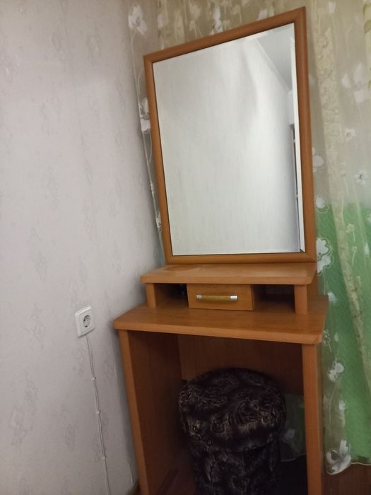 Продам мебель стенка,комод, трюмо,