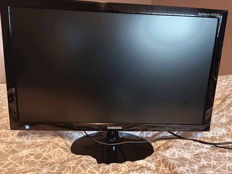 Komputer Intel Core i5 3.10GHz 16GB RAM GeForce GTX 750 Ti  Monitor 24