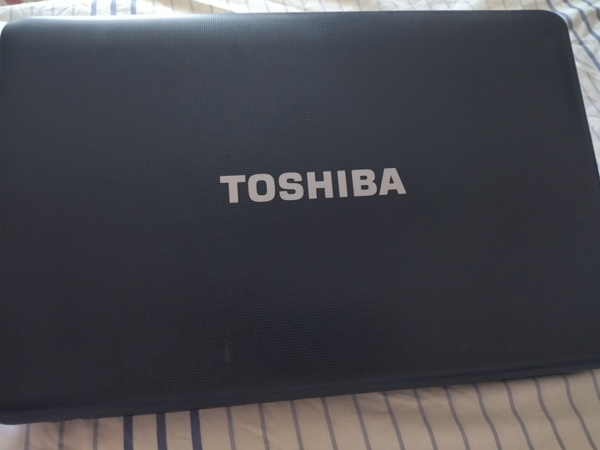 Продается ноутбук ТOSHIBA б/у.