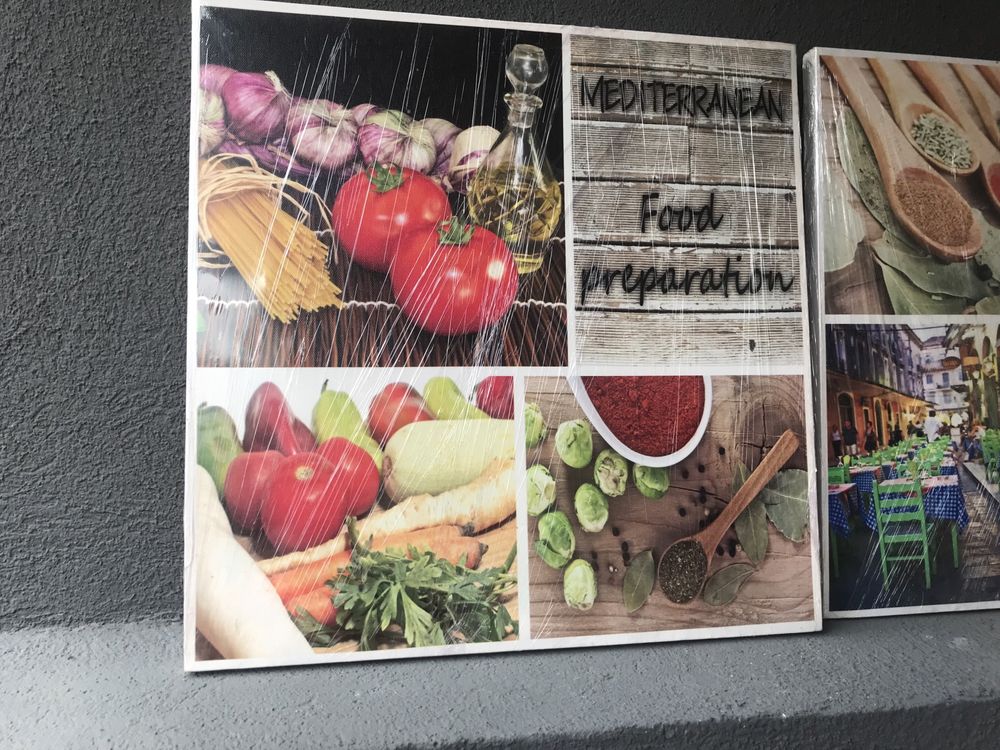 Dois quadros com motivos de comida