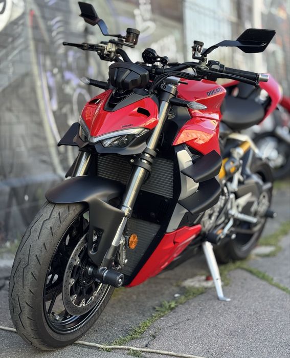 Ducati Streetfighter V2 2024