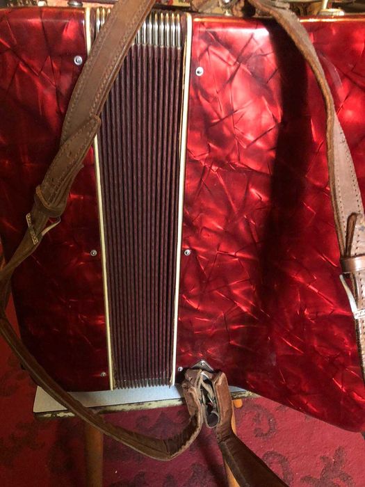 Продам аккордеон в хорошому стані