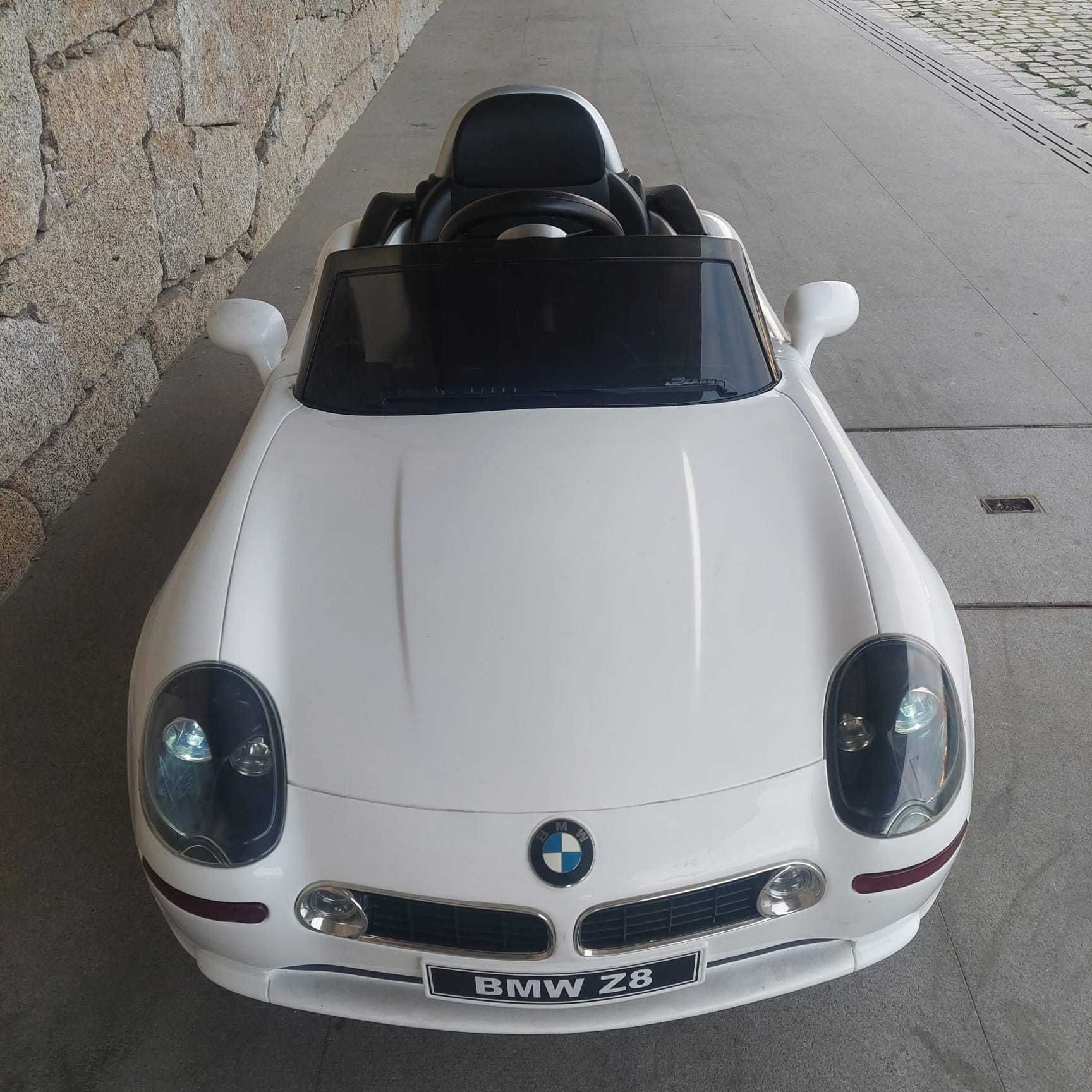 Carro elétrico criança