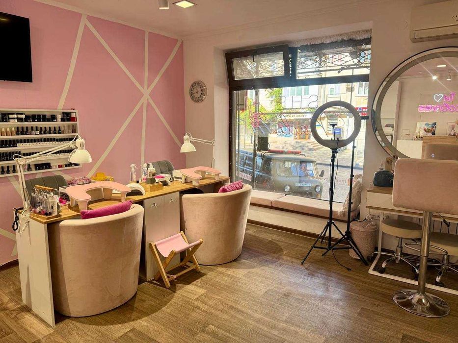 Продам действующий бизнес - маникюрная студия. Окупаемость 12 мес