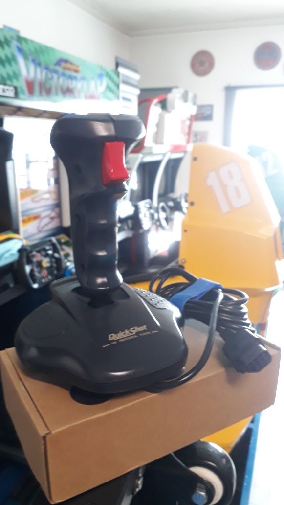 Joystick QuickShot para Nintendo NES