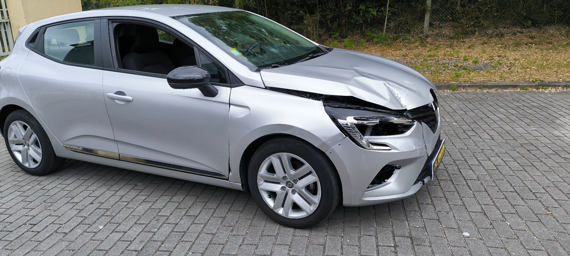Renault Clio 5 1.0 salvado