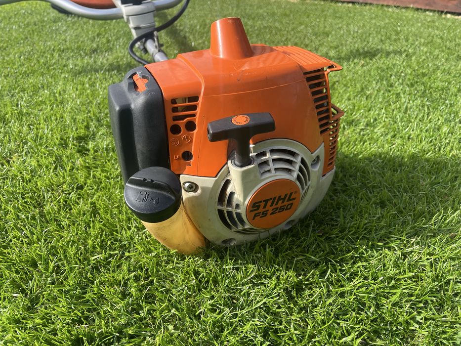 Kosa STIHL FS 250 podkaszarka spalinowa
