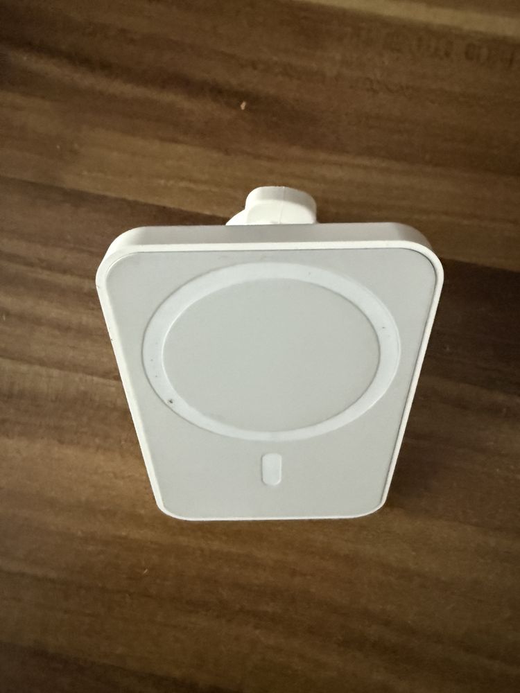 Ładowarka indukcyjna samochodowa 15W