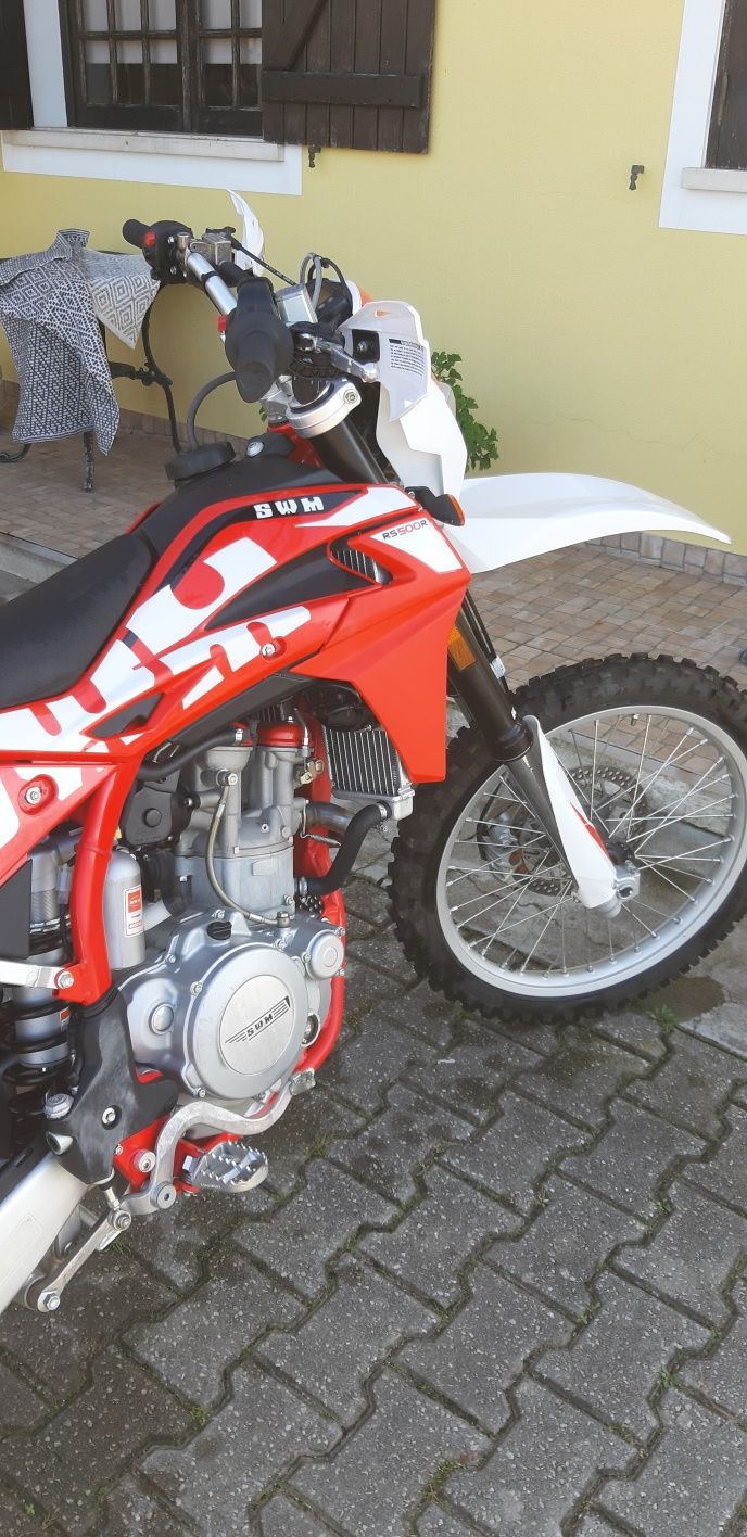 SWM RS 500 R como nova