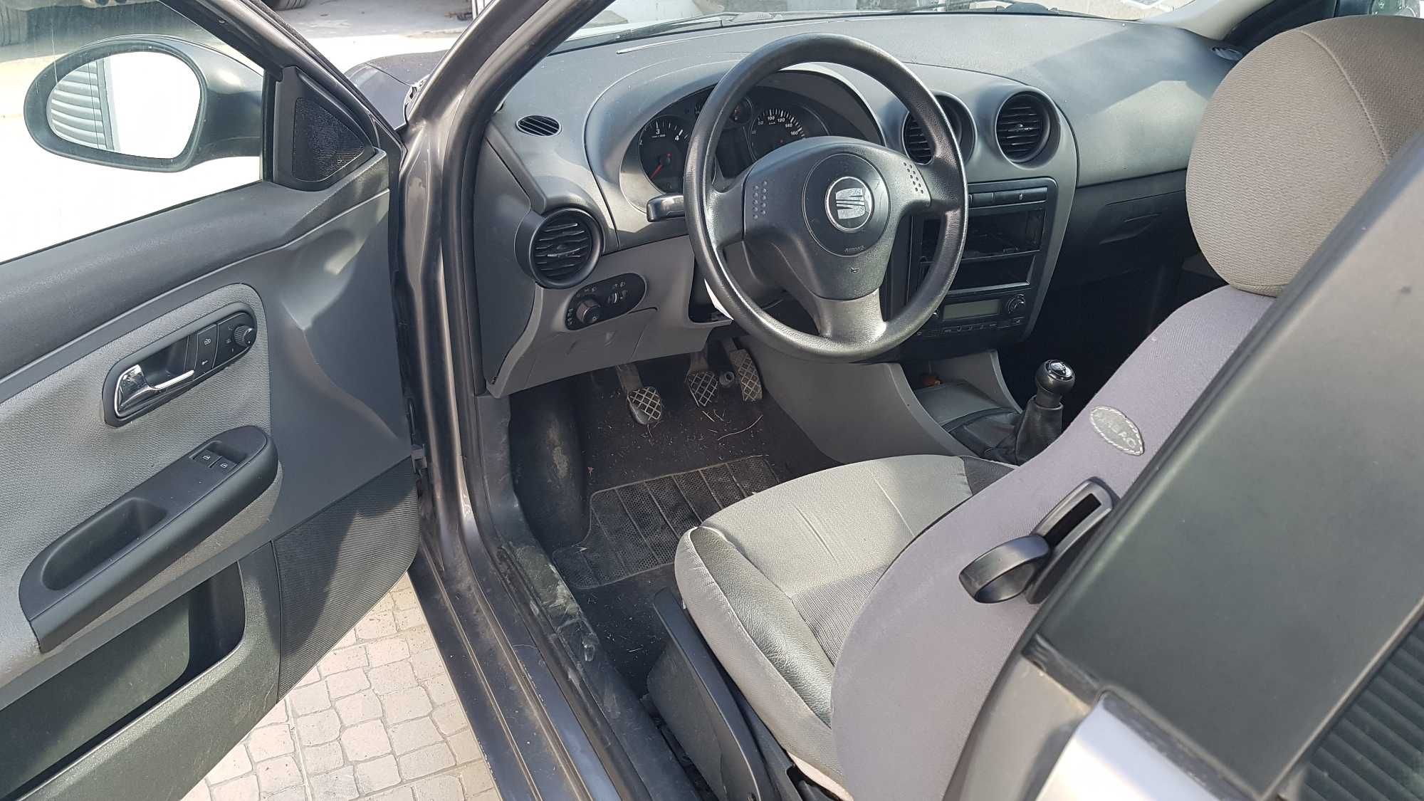 Seat Ibiza 1.9 TDI - 100 CV - Ano 2002 - 2 Lugares - Ar Condicionado