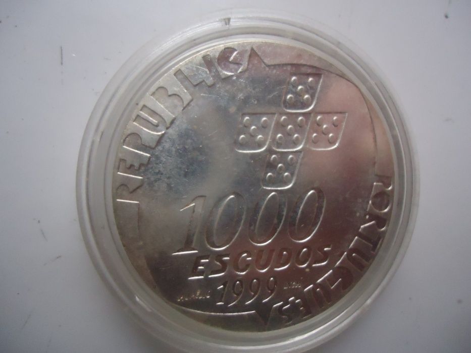 moeda muito antiga de 1000 escudos XXV aniversário 25 abril