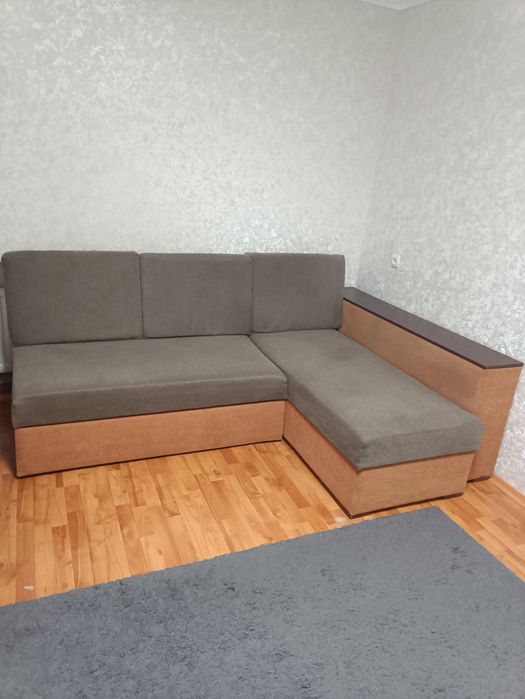 Угловий діван продаю
