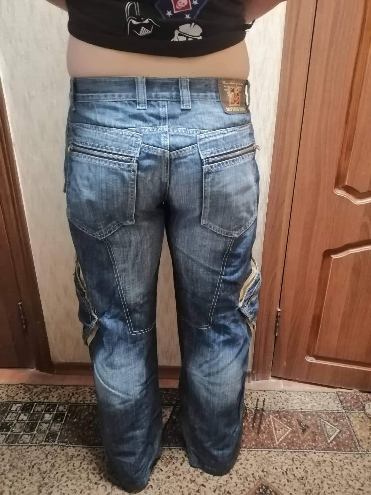 Штаны, джинсы в идеальном состоянии.