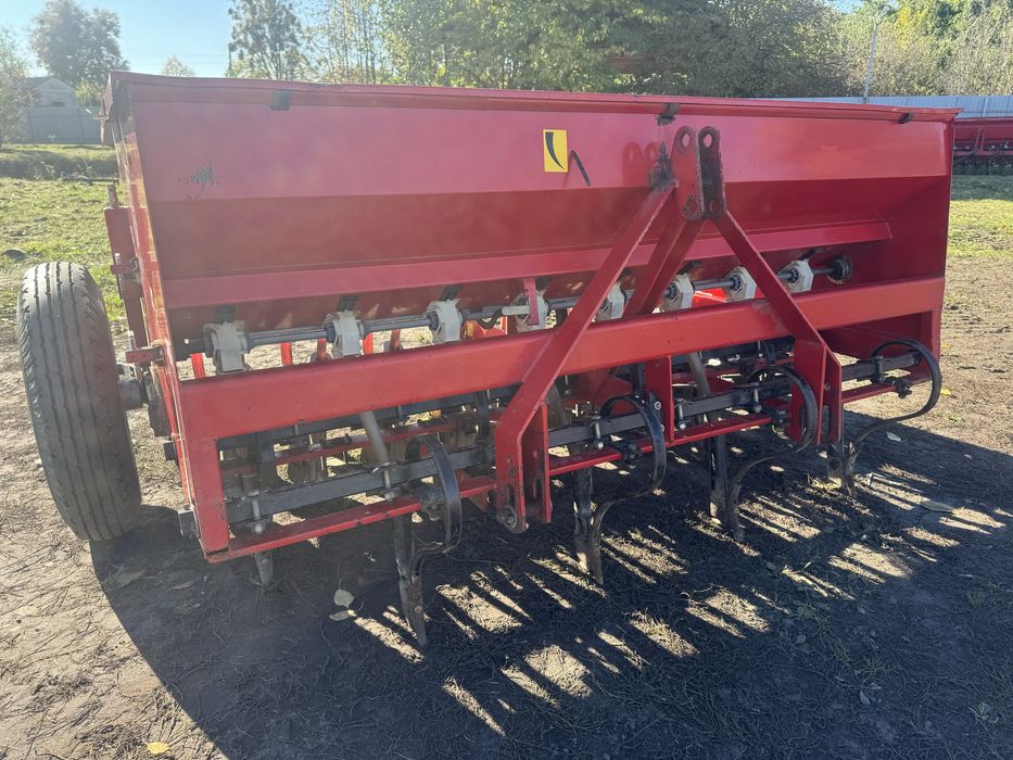 Сівалка зернова навісна 2м дискова  з міндобривом SIMULTA JUNKKARI 200