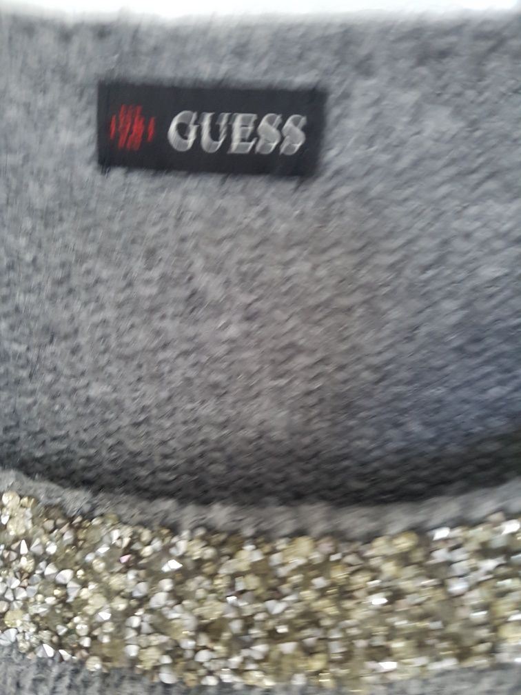 Ładny sweter damski Guess