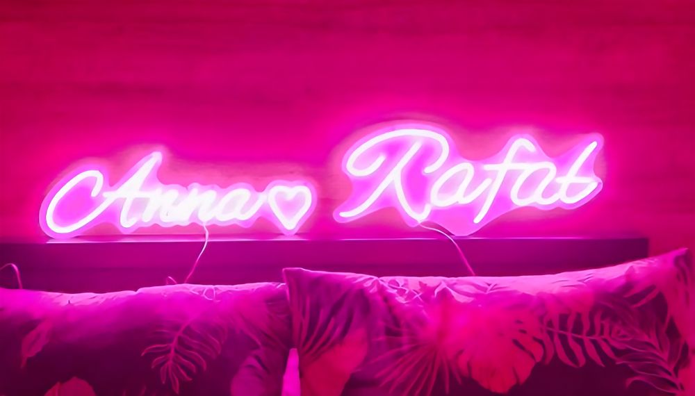 Neon led napis z imieniem Anna Rafał dekoracja weselna