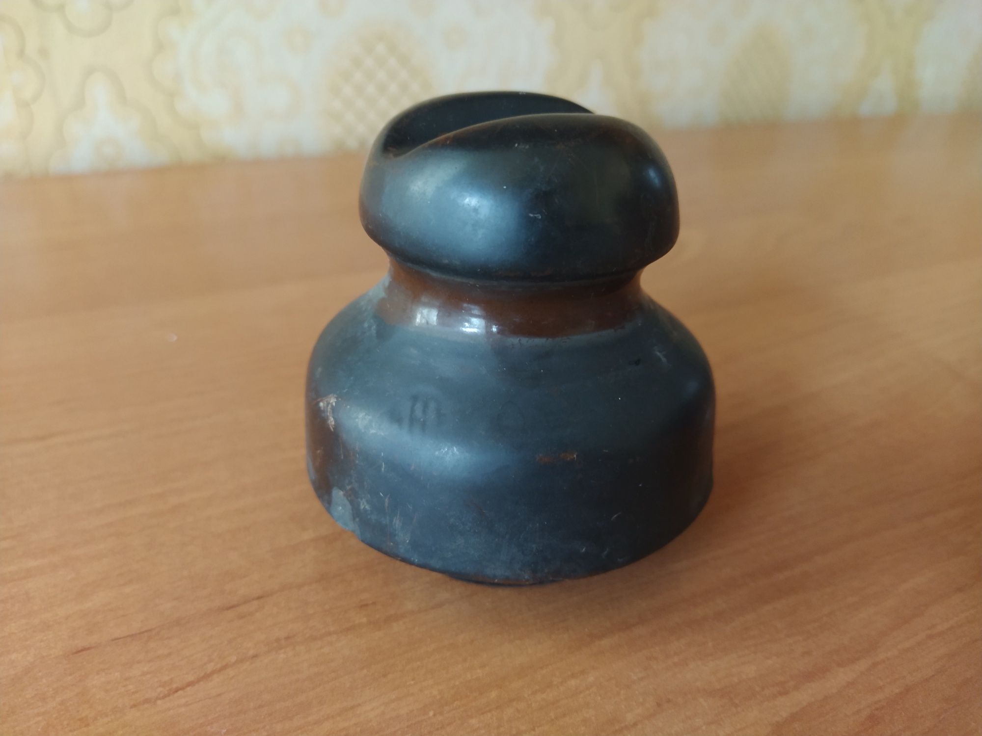 Столбовой электрический низковольтный изолятор СССР (керамический)