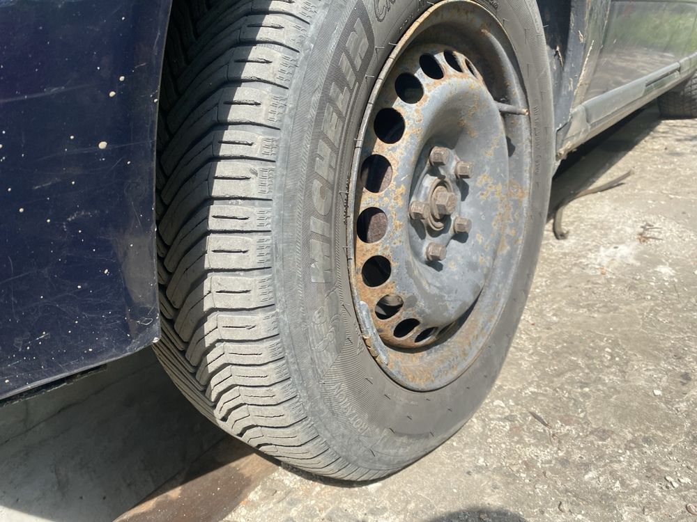 Продам резину зиму michelin состояние нового