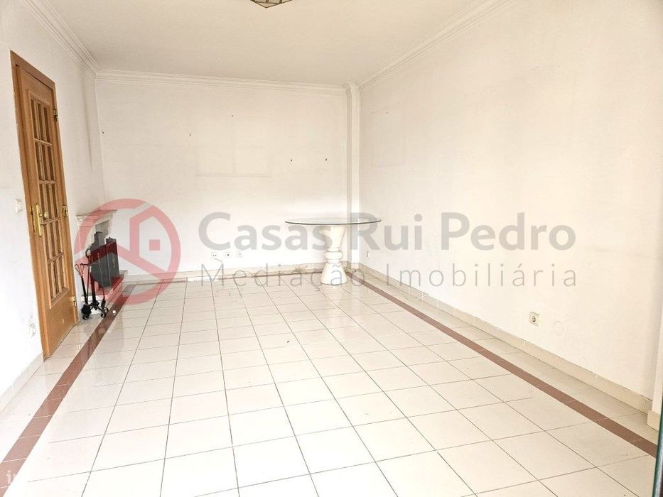 Apartamento T3 com vista ímpar, a 2 minutos da Ponte 25 de Abril