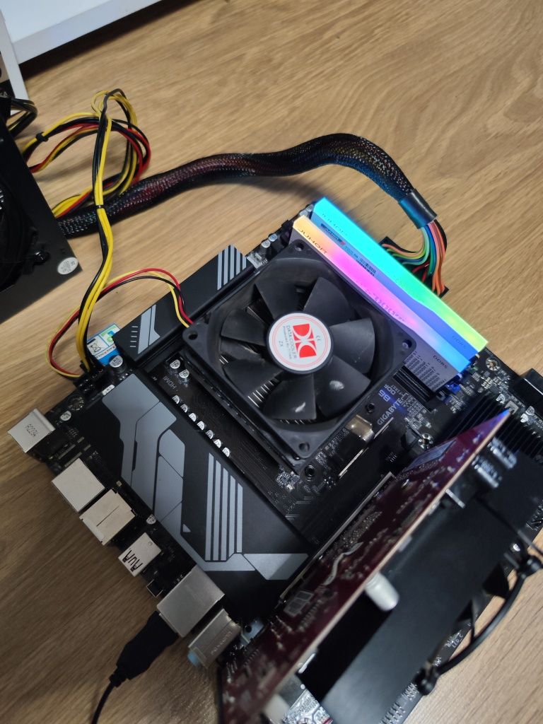 Gigabyte b650m ds3h / Ryzen 5 7500f / ddr5 32gb