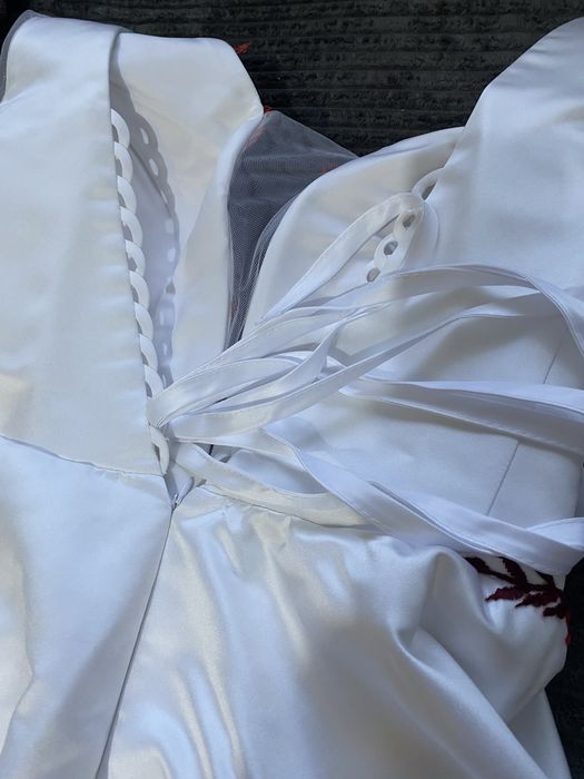 Продам весільну сукню