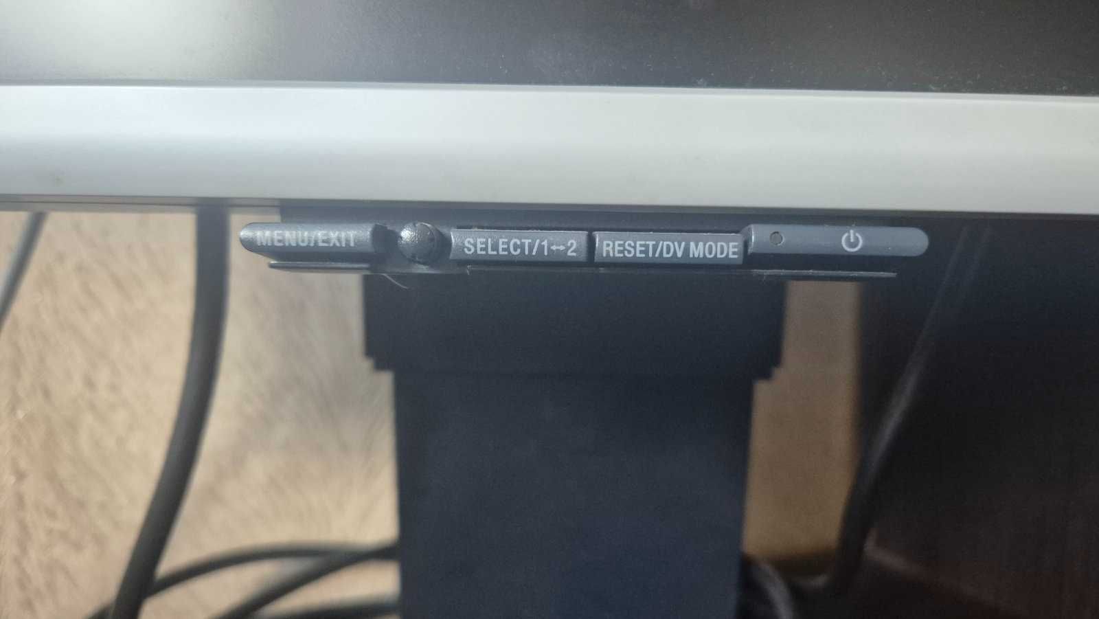 Монітор NEC MultiSync LCD2070NX