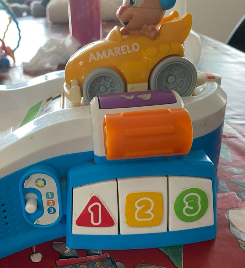 Brinquedo FisherPrice para bebé com som