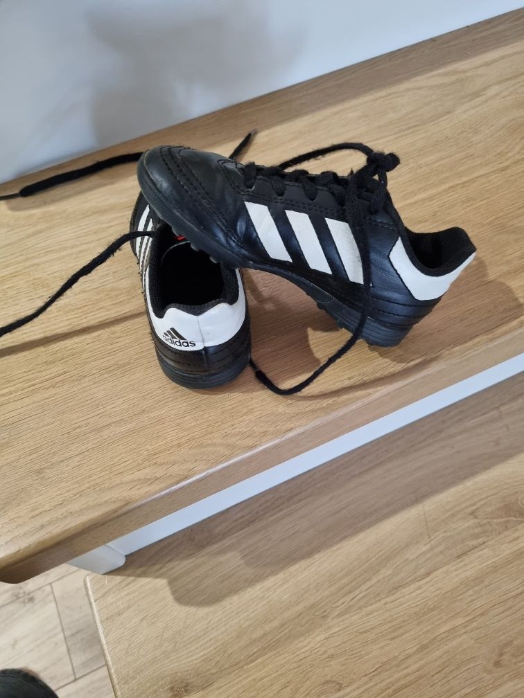 Adidas korki rozmiar 28