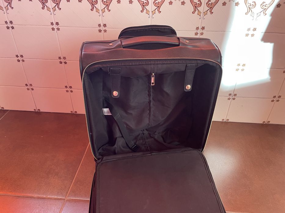 Trolley preta da Parfois