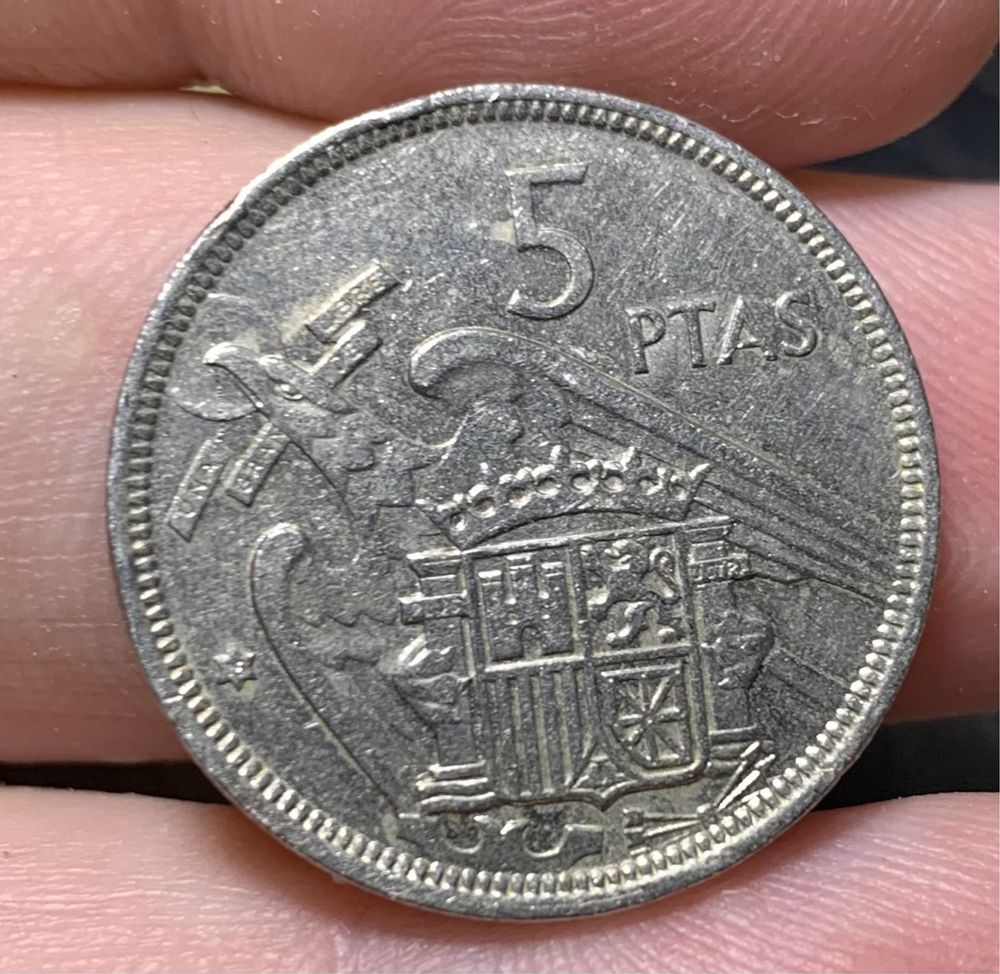 Vendo moeda rara espanhola de 5 pesetas 1957