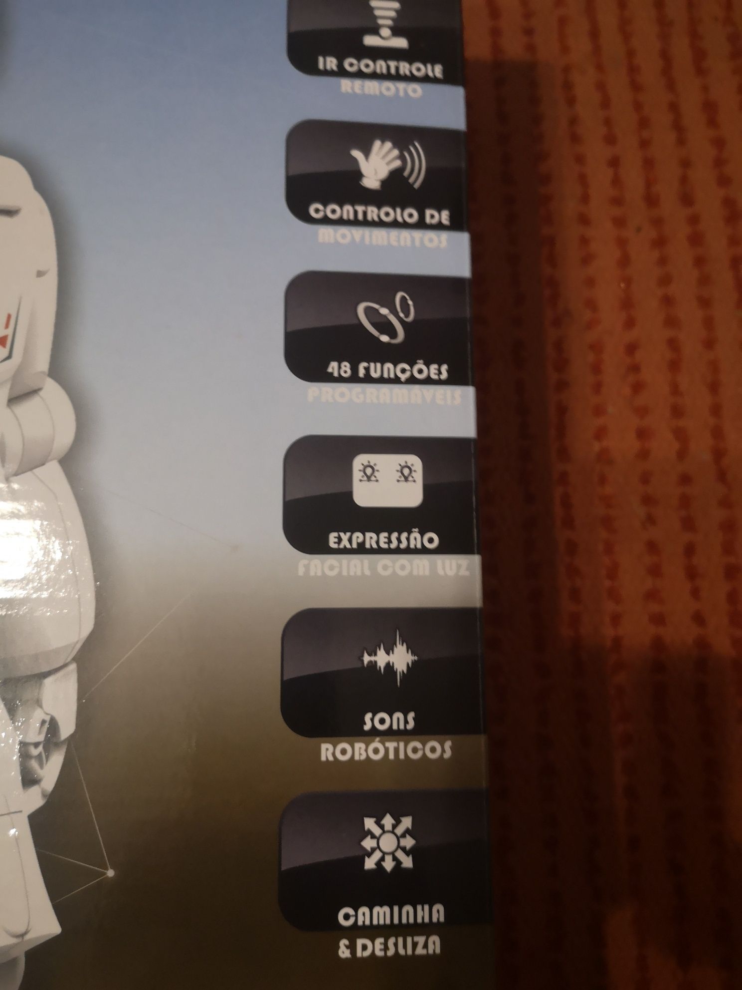 Robot didático com múltiplas funções