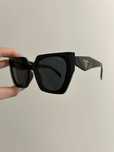 Nowe okulary Prada z całym zestawem