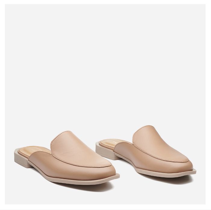 Мюлі (сабо) жіночі бежеві. Шльопанці із закритим носком